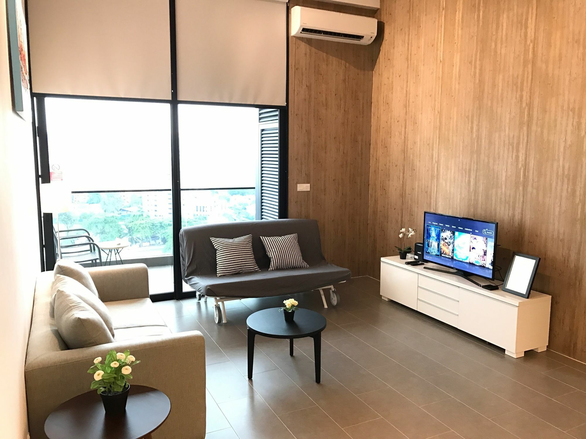 Готель Alila Bangsar Куала-Лумпур Екстер'єр фото A living room in a serviced apartment in Kuala Lumpur, Malaysia.