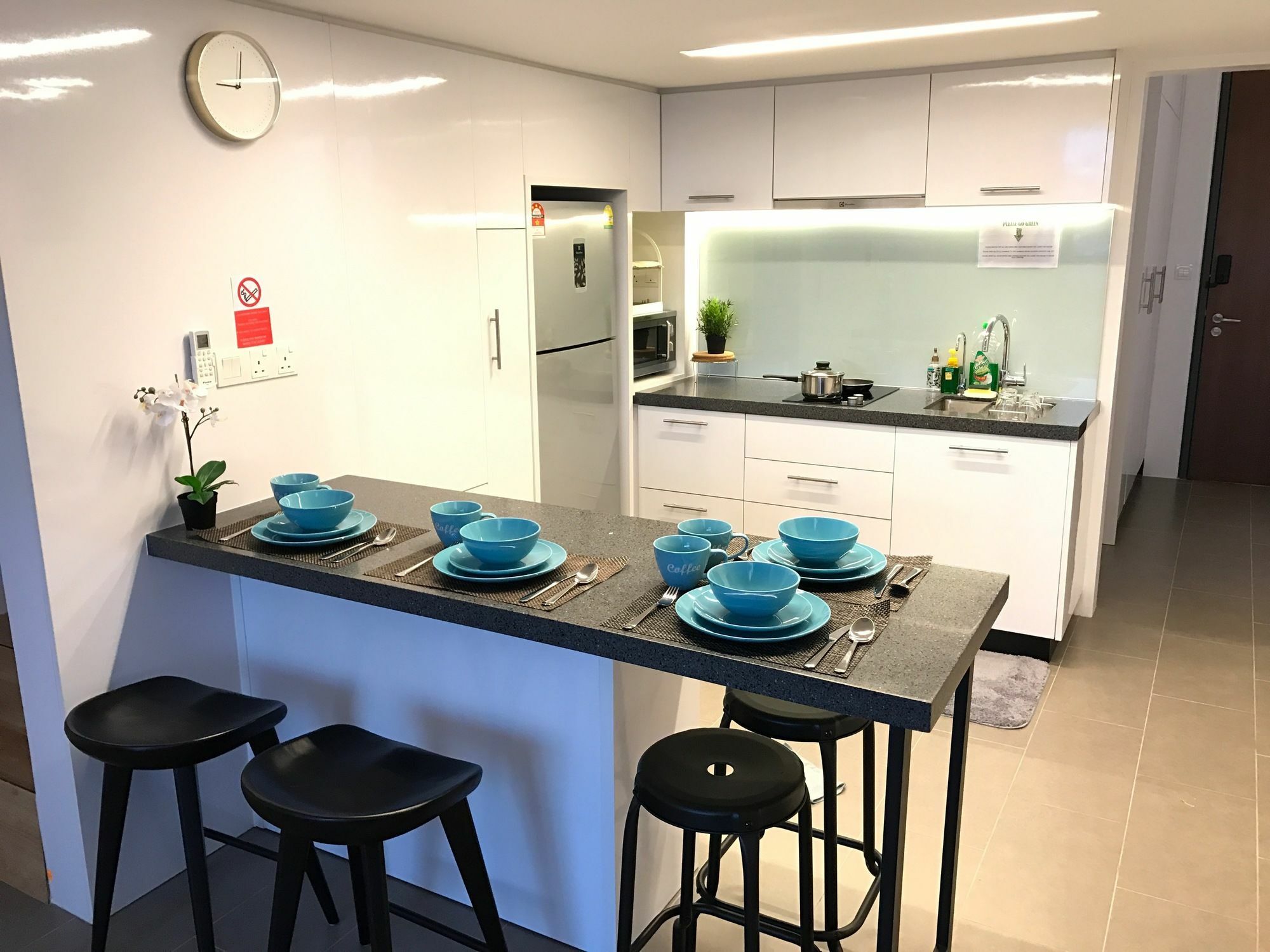Готель Alila Bangsar Куала-Лумпур Екстер'єр фото A kitchen in a student apartment